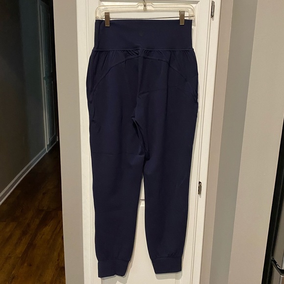 Athleta salutation joggers - Picture 5 of 9